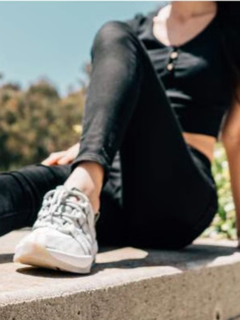 SKYE Unisex The Mobrly Waterproof Sneakers